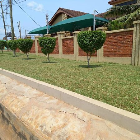 Benconi Lodge Accra Exterior foto