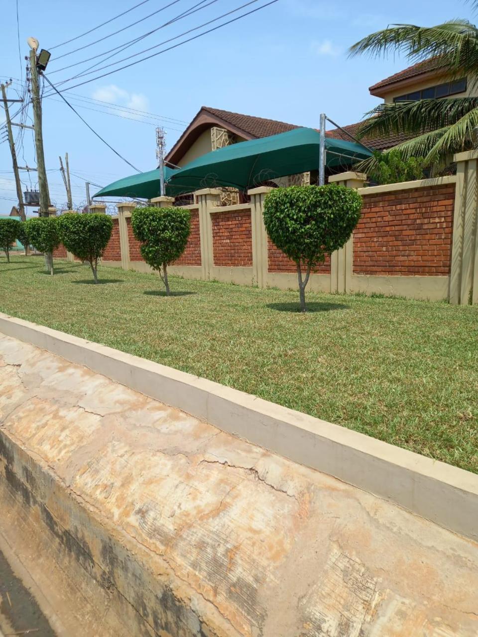 Benconi Lodge Accra Exterior foto