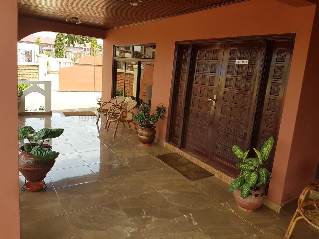 Benconi Lodge Accra Exterior foto