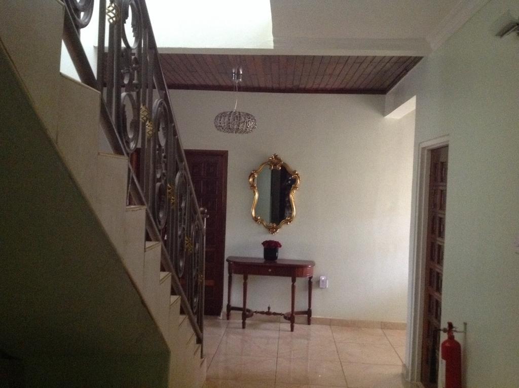Benconi Lodge Accra Exterior foto