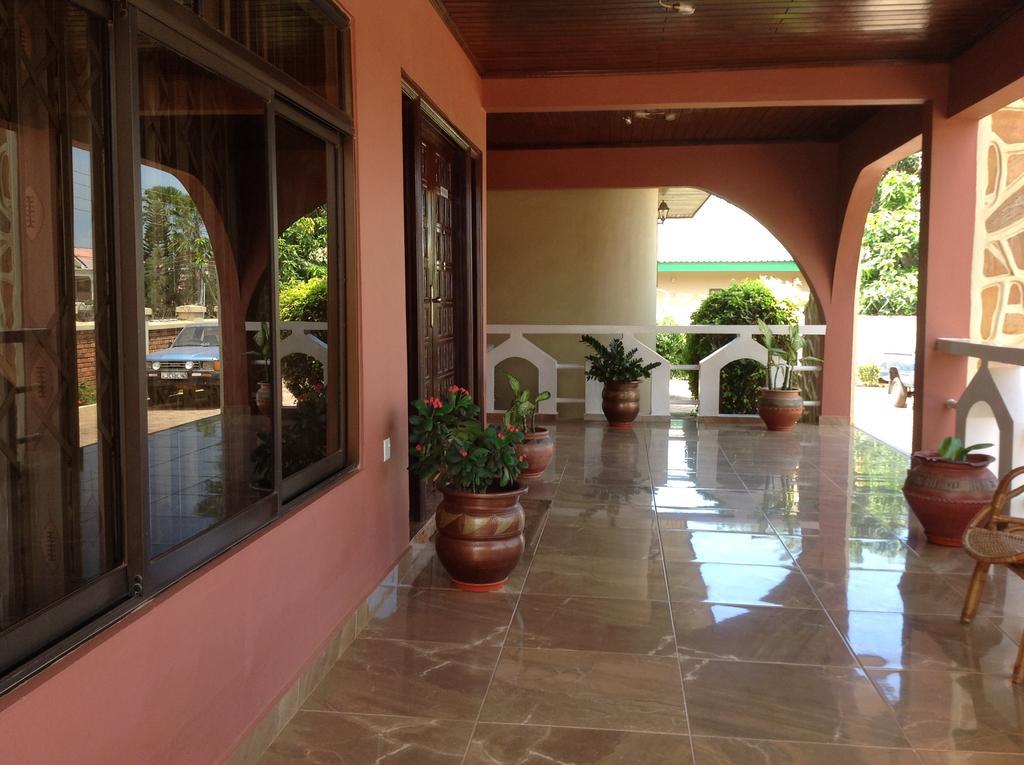 Benconi Lodge Accra Exterior foto